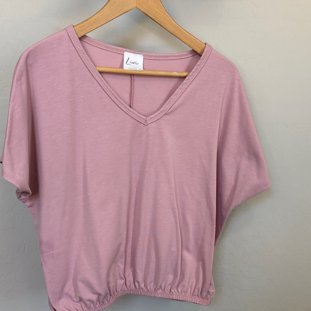Livi Active Dusty Rose V-Neck Cropped Top